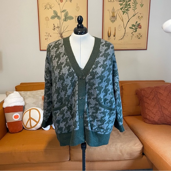 Madewell Sweaters - Madewell | 3X | Allston Double-Button Cardigan Sweater in Houndstooth